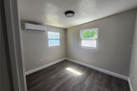 House in Tarpon Springs, Florida 3 bedrooms, 75.81 sq.m. № 1644040 - photo 9