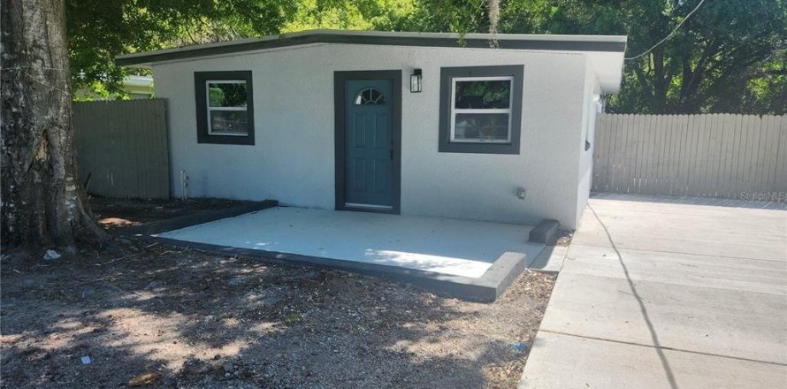 House in Tarpon Springs, Florida 3 bedrooms, 75.81 sq.m. № 1644040