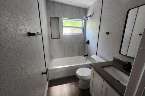 House in Tarpon Springs, Florida 3 bedrooms, 75.81 sq.m. № 1644040 - photo 4