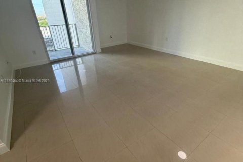 Купить кондоминиум в Майами, Флорида 1 спальня, 64.01м2, № 2021412 - фото 6