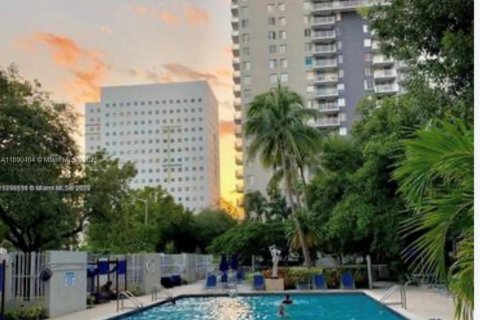 Купить кондоминиум в Майами, Флорида 1 спальня, 64.01м2, № 2021412 - фото 14