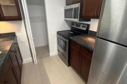 Купить кондоминиум в Майами, Флорида 1 спальня, 64.01м2, № 2021412 - фото 4