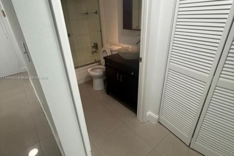 Купить кондоминиум в Майами, Флорида 1 спальня, 64.01м2, № 2021412 - фото 10