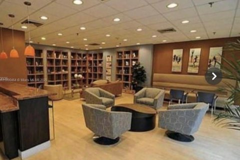 Купить кондоминиум в Майами, Флорида 1 спальня, 64.01м2, № 2021412 - фото 17