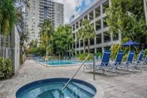 Купить кондоминиум в Майами, Флорида 1 спальня, 64.01м2, № 2021412 - фото 15