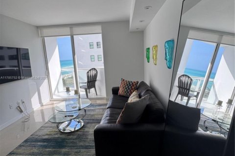 Condominio en venta en Miami Beach, Florida, 1 dormitorio, 63.45 m2 № 1708834 - foto 2