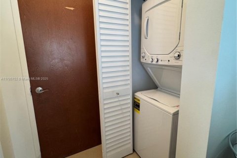 Condominio en venta en Miami Beach, Florida, 1 dormitorio, 63.45 m2 № 1708834 - foto 19