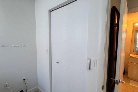 Condominio en venta en Miami Beach, Florida, 1 dormitorio, 63.45 m2 № 1708834 - foto 13