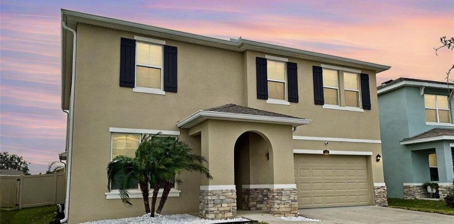 House in San Antonio, Florida 5 bedrooms, 272.58 sq.m. № 1832658