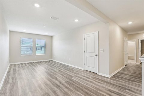 House in San Antonio, Florida 5 bedrooms, 272.58 sq.m. № 1832658 - photo 17