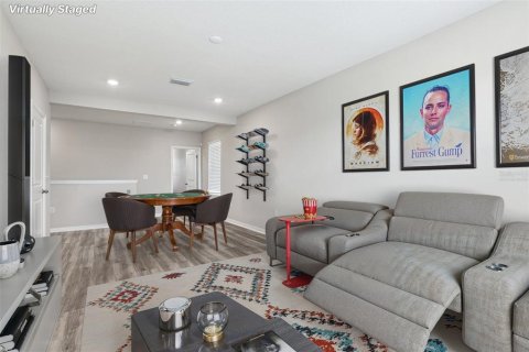 House in San Antonio, Florida 5 bedrooms, 272.58 sq.m. № 1832658 - photo 18