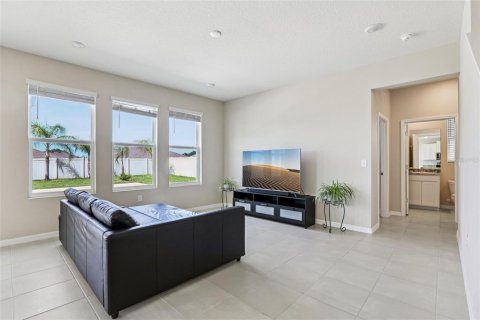 House in San Antonio, Florida 5 bedrooms, 272.58 sq.m. № 1832658 - photo 3
