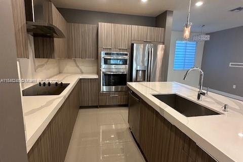 Снять в аренду таунхаус в Дорал, Флорида 3 спальни, 157.19м2, № 1936238 - фото 3