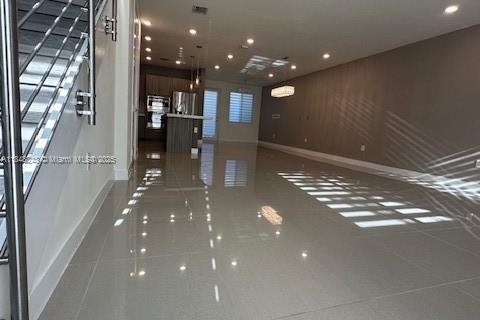 Снять в аренду таунхаус в Дорал, Флорида 3 спальни, 157.19м2, № 1936238 - фото 2