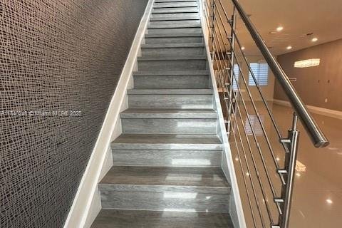 Снять в аренду таунхаус в Дорал, Флорида 3 спальни, 157.19м2, № 1936238 - фото 8