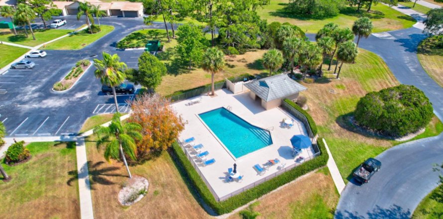 Condo in Fort Pierce, Florida, 2 bedrooms № 1171037