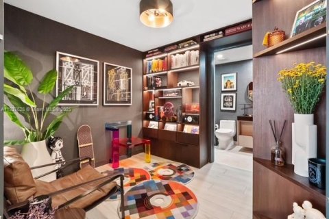 Condominio en venta en Miami, Florida, 3 dormitorios, 187.48 m2 № 1822216 - foto 19