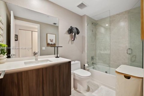 Condominio en venta en Miami, Florida, 3 dormitorios, 187.48 m2 № 1822216 - foto 28