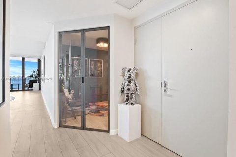 Condominio en venta en Miami, Florida, 3 dormitorios, 187.48 m2 № 1822216 - foto 18