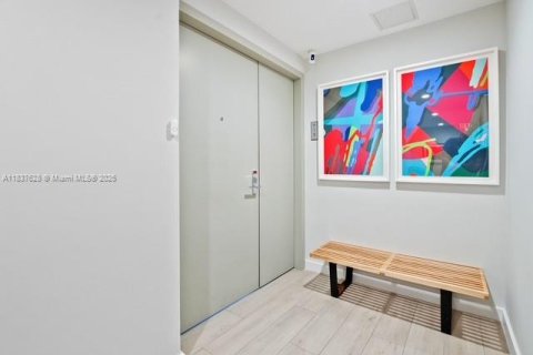 Condominio en venta en Miami, Florida, 3 dormitorios, 187.48 m2 № 1822216 - foto 3