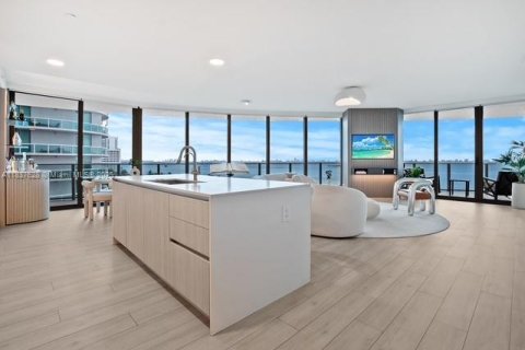 Condominio en venta en Miami, Florida, 3 dormitorios, 187.48 m2 № 1822216 - foto 5