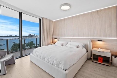 Condominio en venta en Miami, Florida, 3 dormitorios, 187.48 m2 № 1822216 - foto 21