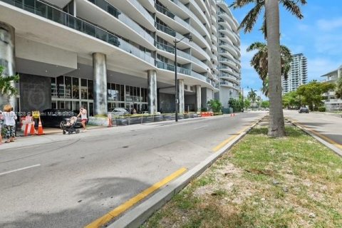 Condominio en venta en Miami, Florida, 3 dormitorios, 187.48 m2 № 1822216 - foto 2