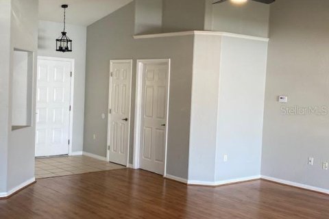 Villa ou maison à louer à Ocala, Floride: 3 chambres, 163.69 m2 № 2102904 - photo 3