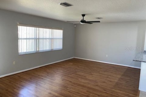 Villa ou maison à louer à Ocala, Floride: 3 chambres, 163.69 m2 № 2102904 - photo 5
