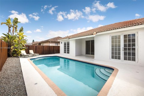 Купить виллу или дом в Майами, Флорида 4 спальни, 182.27м2, № 2025098 - фото 24