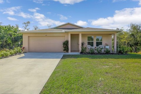 House in Port Charlotte, Florida 3 bedrooms, 152.92 sq.m. № 2235374 - photo 2