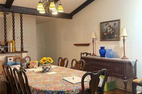 Townhouse in Miami, Florida 3 bedrooms, 146.79 sq.m. № 1953088 - photo 8