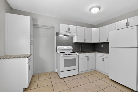 House in Kissimmee, Florida 2 bedrooms, 71.26 sq.m. № 1904643 - photo 3