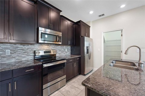 House in Orlando, Florida 3 bedrooms, 181.16 sq.m. № 2388964 - photo 9