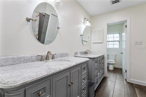 Villa ou maison à vendre à Grand Island, Floride: 4 chambres, 296.82 m2 № 1530186 - photo 18