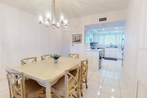Condo in New Smyrna Beach, Florida, 2 bedrooms  № 1532014 - photo 9