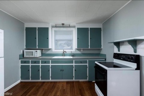 House in Saint Petersburg, Florida 2 bedrooms, 80.36 sq.m. № 1837478 - photo 4