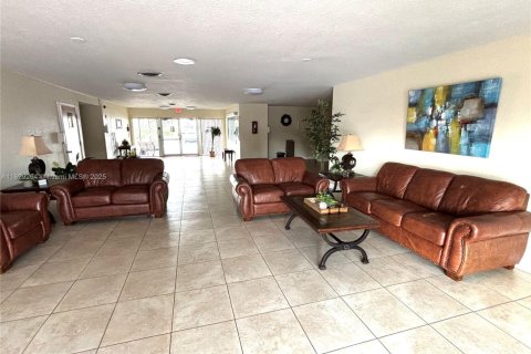 Condo in Margate, Florida, 2 bedrooms  № 1804402 - photo 24