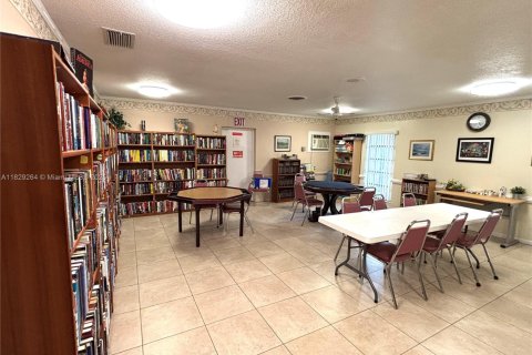 Condo in Margate, Florida, 2 bedrooms  № 1804402 - photo 25
