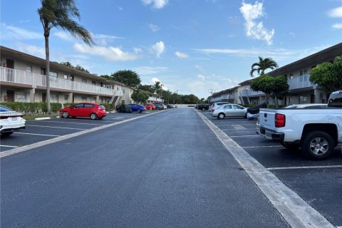Condo in Margate, Florida, 2 bedrooms  № 1804402 - photo 20