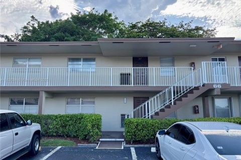 Condo in Margate, Florida, 2 bedrooms  № 1804402 - photo 2