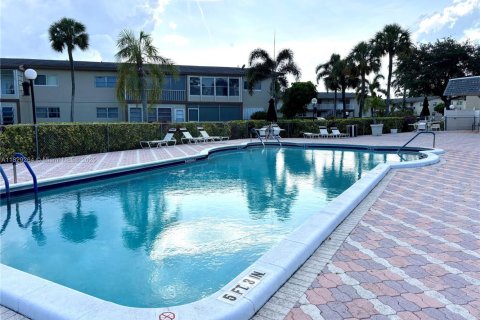 Condo in Margate, Florida, 2 bedrooms  № 1804402 - photo 21
