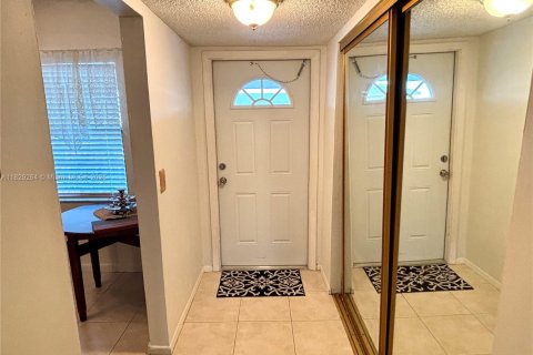 Condo in Margate, Florida, 2 bedrooms  № 1804402 - photo 4