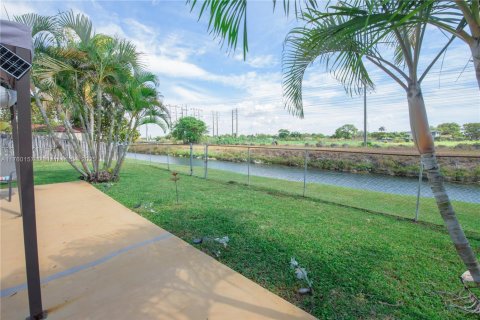 Villa ou maison à vendre à Homestead, Floride: 3 chambres, 122.45 m2 № 1701334 - photo 18
