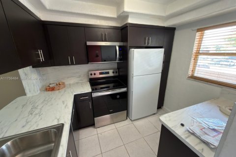 Купить кондоминиум в Мирамар, Флорида 2 спальни, 76.18м2, № 2042649 - фото 9