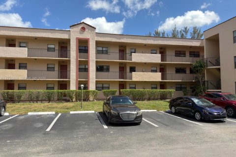 Купить кондоминиум в Мирамар, Флорида 2 спальни, 76.18м2, № 2042649 - фото 12