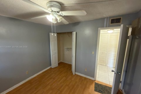 Купить кондоминиум в Мирамар, Флорида 2 спальни, 76.18м2, № 2042649 - фото 21