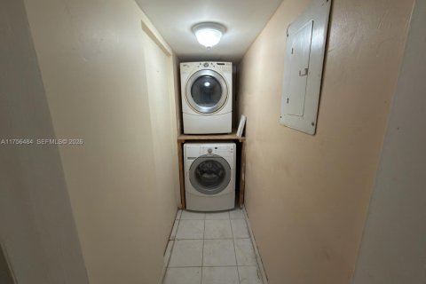 Купить кондоминиум в Мирамар, Флорида 2 спальни, 76.18м2, № 2042649 - фото 16