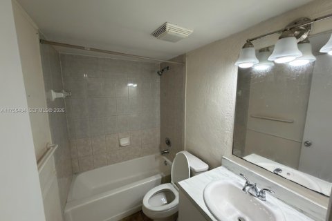 Купить кондоминиум в Мирамар, Флорида 2 спальни, 76.18м2, № 2042649 - фото 19