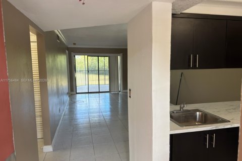 Купить кондоминиум в Мирамар, Флорида 2 спальни, 76.18м2, № 2042649 - фото 7